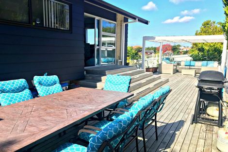 Photo of property in 1/105 John Downs Drive, Browns Bay, Auckland, 0630