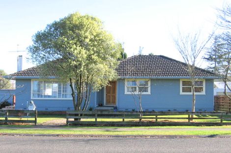 Photo of property in 1 Hilton Road, St Andrews, Hamilton, 3200