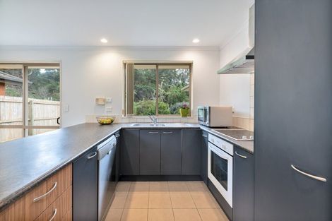 Photo of property in 32 Lomas Way, Albany, Auckland, 0632