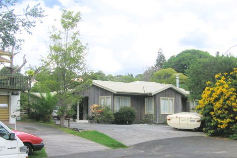 Photo of property in 2/26 The Grove, Titirangi, Auckland, 0604