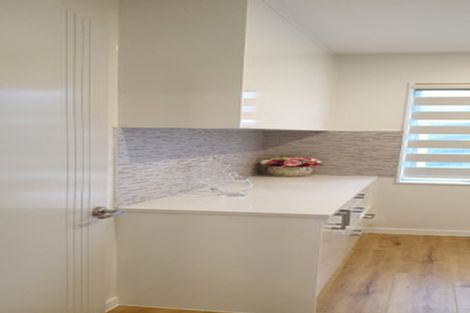 Photo of property in 4 Kauri Grove Drive, Kumeu, 0810