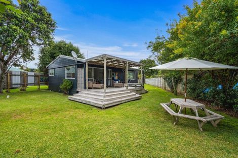 Photo of property in 8 Ringer Avenue, Matapouri, Whangarei, 0173