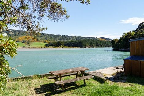 Photo of property in 10 Crescent Street, Purakaunui, Port Chalmers, 9081