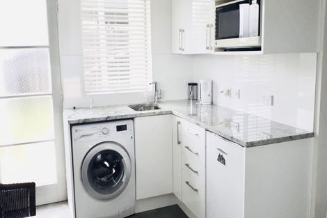 Photo of property in 1/88 East Coast Road, Milford, Auckland, 0620