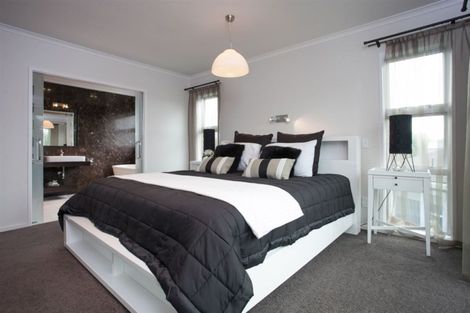 Photo of property in 163 Lake Crescent, Hamilton Lake, Hamilton, 3204