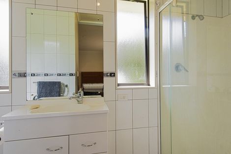 Photo of property in 4 Curlew Place, One Tree Point, 0118