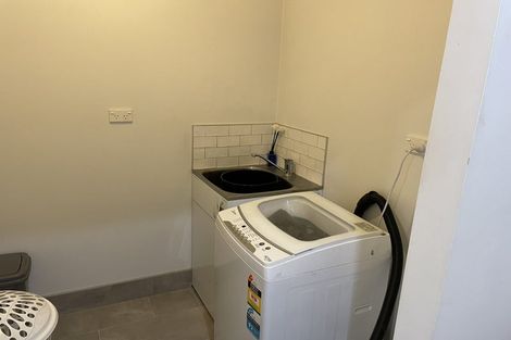 Photo of property in 14 Yeovil Road, Te Atatu Peninsula, Auckland, 0610