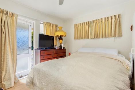 Photo of property in 6 Orinda Close, Botany Downs, Auckland, 2010