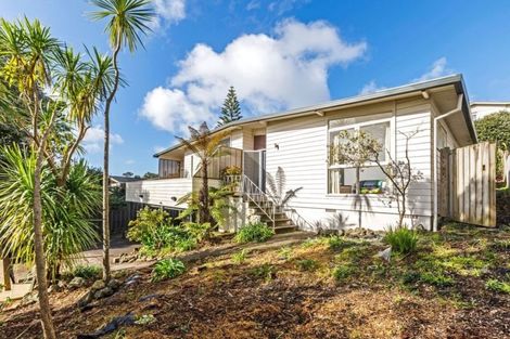Photo of property in 12 Nor'east Drive, Northcross, Auckland, 0632