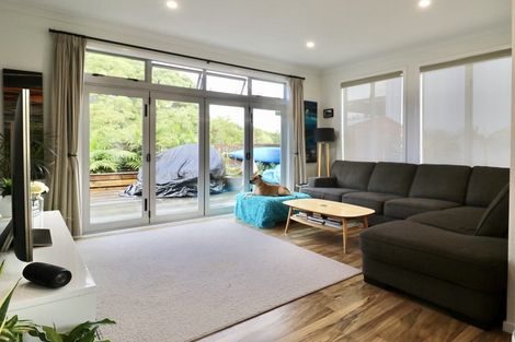 Photo of property in 11f Clearwater Cove, West Harbour, Auckland, 0618