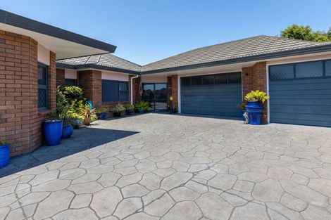 Photo of property in 81 Wallace Place, Westown, New Plymouth, 4310
