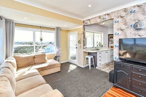 Photo of property in 32 Peverill Crescent, Papatoetoe, Auckland, 2025