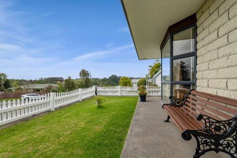 Photo of property in 11 Te Ngaere Place, Merrilands, New Plymouth, 4312