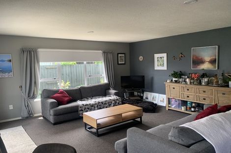 Photo of property in 11 Honeysuckle Place, Northcote, Christchurch, 8052