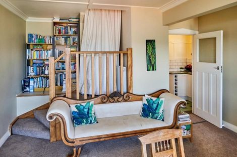 Photo of property in 296 Oriental Parade, Oriental Bay, Wellington, 6011