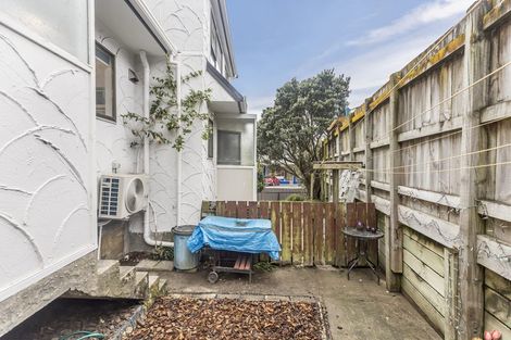 Photo of property in 2/29 Main Road, Tawa, Wellington, 5028