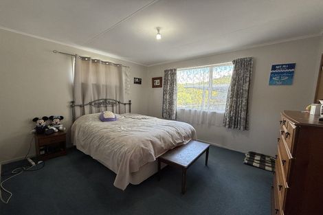 Photo of property in 27 Ranui Street, Waikawa, Picton, 7220