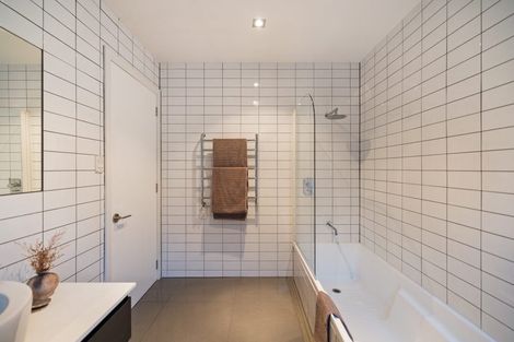 Photo of property in 17 Mooney Road, Speargrass Flat, Queenstown, 9371