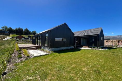 Photo of property in 10 Tomtit Crescent, Lake Hawea, 9382