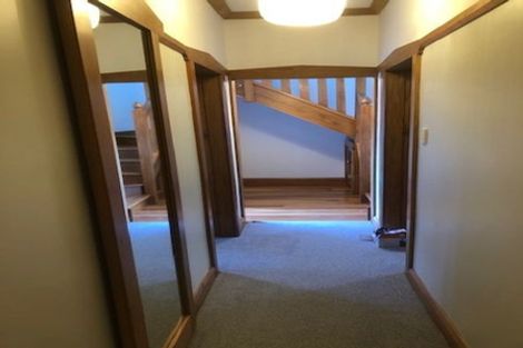 Photo of property in 18 Raroa Road, Kelburn, Wellington, 6012