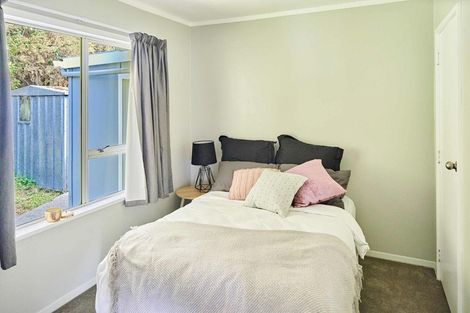 Photo of property in 2/22 Shackleton Grove, Stokes Valley, Lower Hutt, 5019
