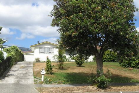 Photo of property in 18 Hartford Crescent, Totara Park, Upper Hutt, 5018