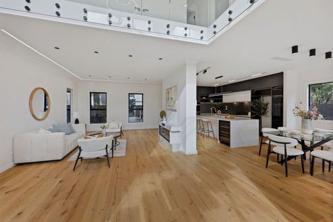 Photo of property in 6a Gulf Crest, Bucklands Beach, Auckland, 2012