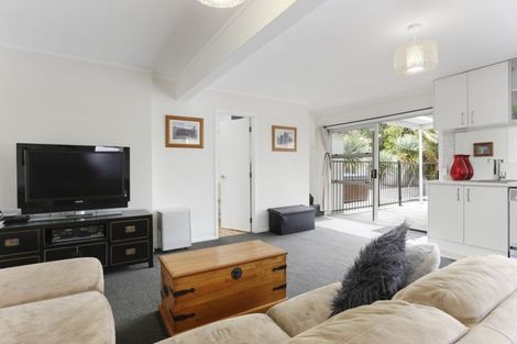 Photo of property in 9 Montclair Rise, Browns Bay, Auckland, 0630