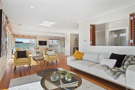 Photo of property in 150 Bleakhouse Road, Mellons Bay, Auckland, 2014