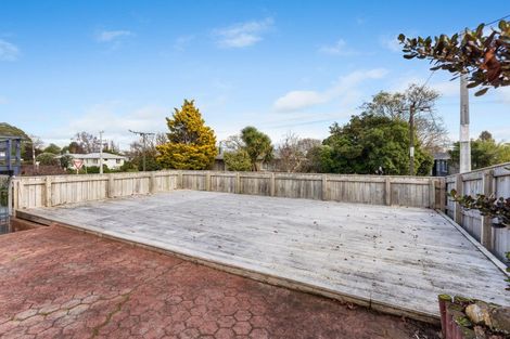 Photo of property in 2 Stoke Place, Awapuni, Palmerston North, 4412