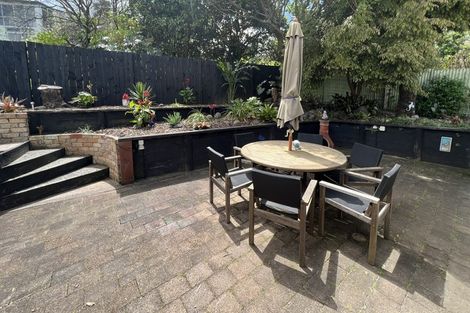 Photo of property in 112 Harbour View Road, Omokoroa, 3114