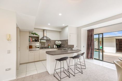Photo of property in 72 Gunner Drive, Te Atatu Peninsula, Auckland, 0610