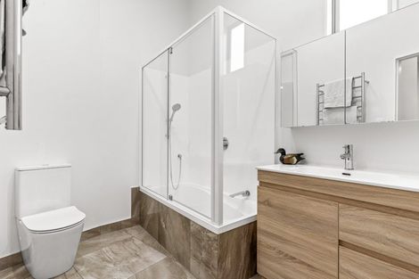 Photo of property in 12/20 Schnapper Rock Road, Schnapper Rock, Auckland, 0632