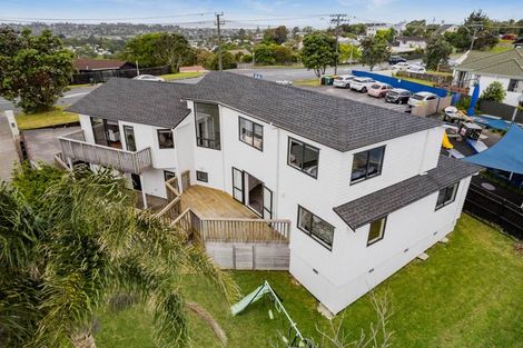 Photo of property in 74 Sunset Road, Unsworth Heights, Auckland, 0632