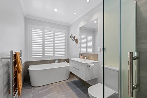 Photo of property in 134 Arran Point Parade, Orewa, 0931