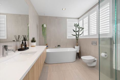 Photo of property in 2 Taumata Road, Castor Bay, Auckland, 0620