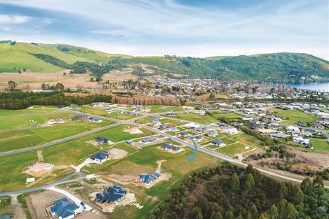 Photo of property in 12 Kahikatea Drive, Kinloch, Taupo, 3377