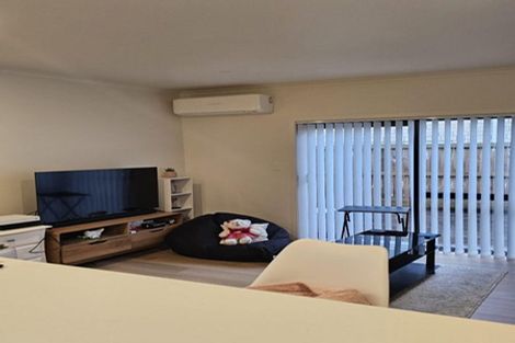 Photo of property in 2/33 May Street, Hamilton East, Hamilton, 3216