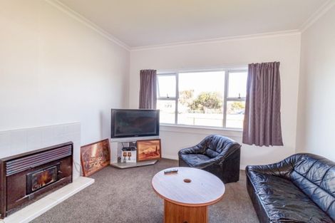 Photo of property in 206 Puriri Street, Castlecliff, Whanganui, 4501