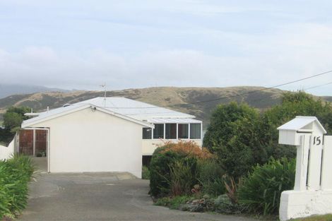 Photo of property in 15 Walker Avenue, Paremata, Porirua, 5026