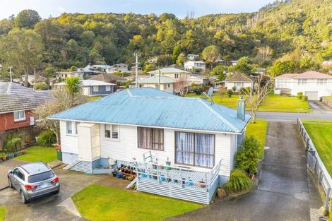 Photo of property in 48 Horoeka Street, Stokes Valley, Lower Hutt, 5019