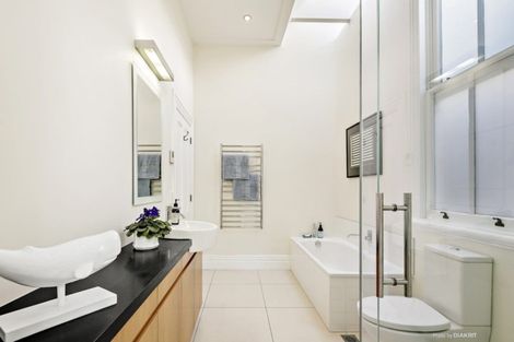 Photo of property in 18 Central Terrace, Kelburn, Wellington, 6012