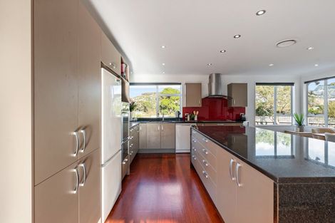 Photo of property in 69 Thatcher Crescent, Crofton Downs, Wellington, 6035