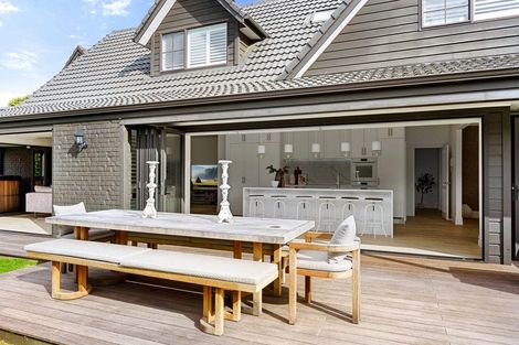 Photo of property in 5 Lavinia Grove, Waikanae Beach, Waikanae, 5036