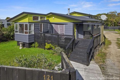 Photo of property in 121 Weraroa Road, Waverley, 4510