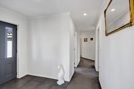 Photo of property in 90 Ridgewood Drive, Ridgewood, New Plymouth, 4371