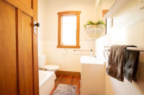 Photo of property in 180 Cambridge Road, Hillcrest, Hamilton, 3216