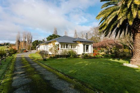 Photo of property in 36 Riverdale Road, Dannevirke, 4930