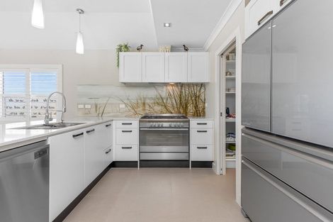 Photo of property in 18 Panorama Heights, Orewa, 0931