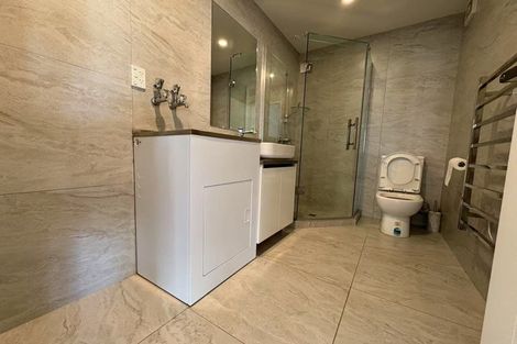 Photo of property in 1/20 Peach Road, Glenfield, Auckland, 0629